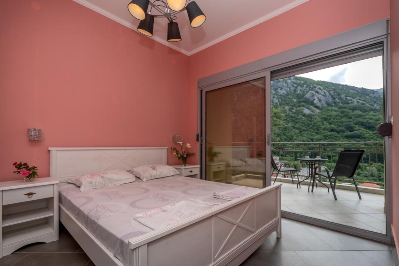 Villa Montenegrina Petrovac Bagian luar foto