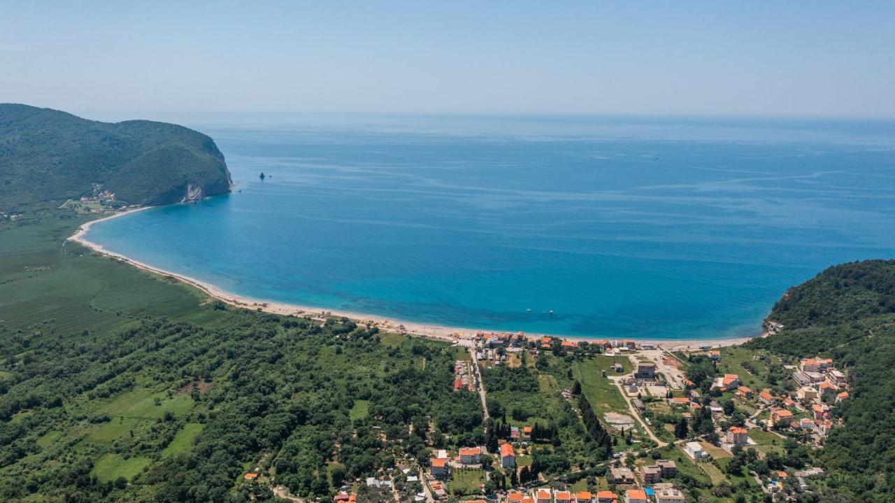 Villa Montenegrina Petrovac Bagian luar foto