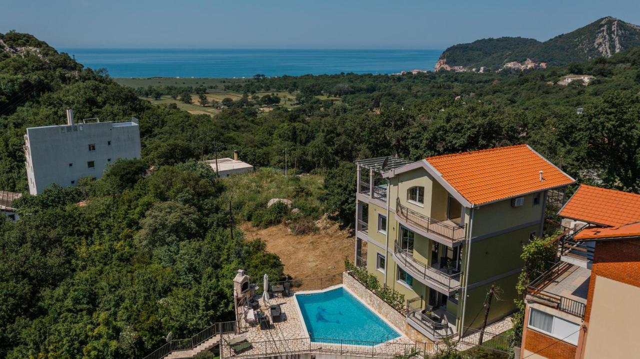 Villa Montenegrina Petrovac Bagian luar foto