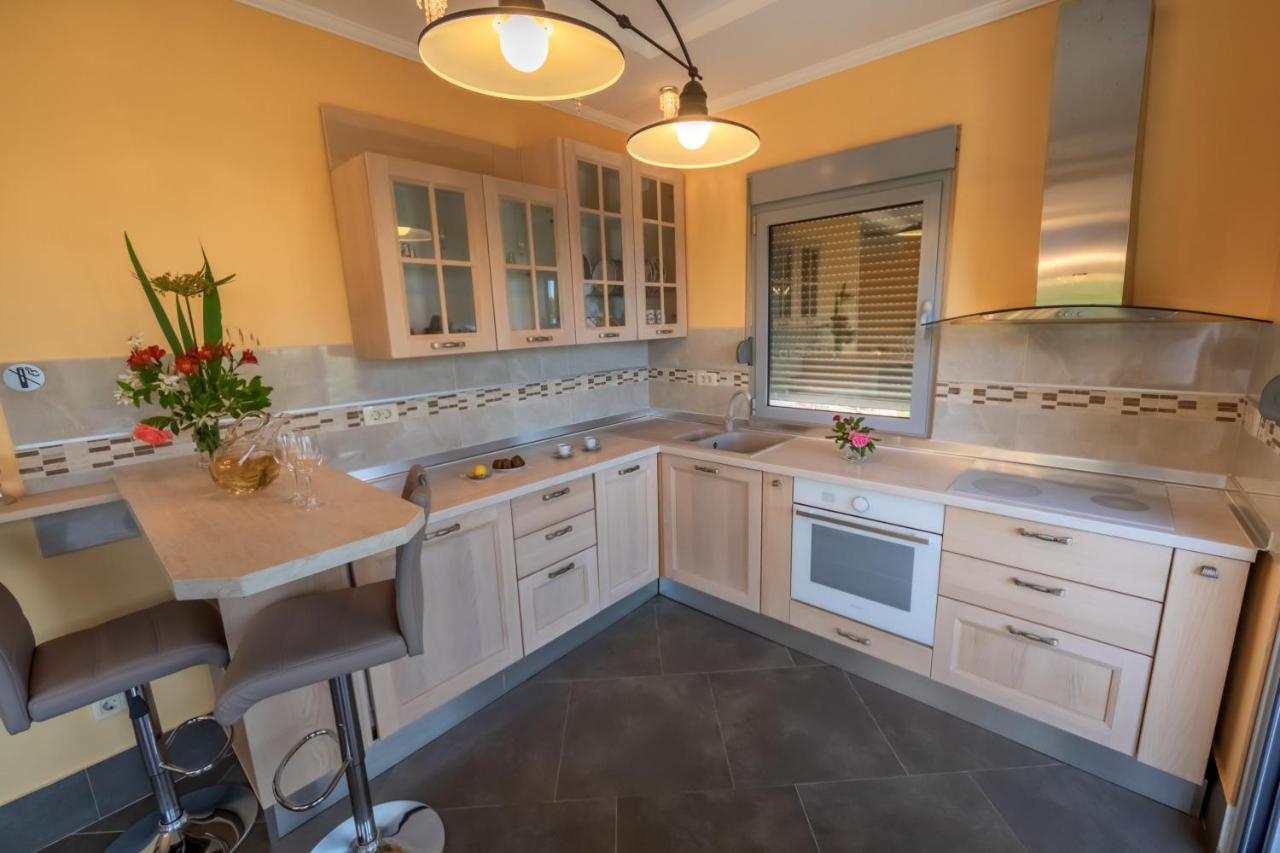 Villa Montenegrina Petrovac Bagian luar foto