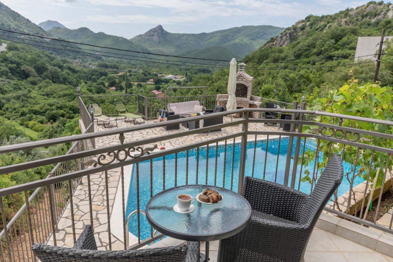 Villa Montenegrina Petrovac Bagian luar foto