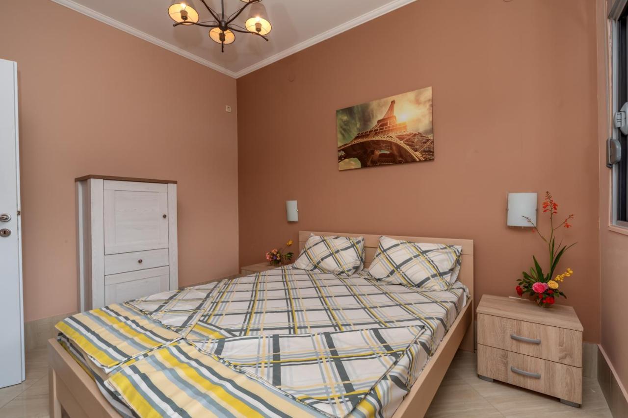 Villa Montenegrina Petrovac Bagian luar foto