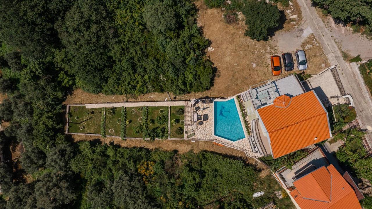 Villa Montenegrina Petrovac Bagian luar foto