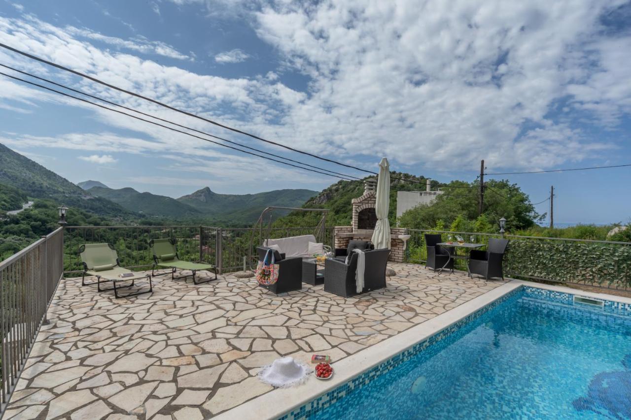 Villa Montenegrina Petrovac Bagian luar foto